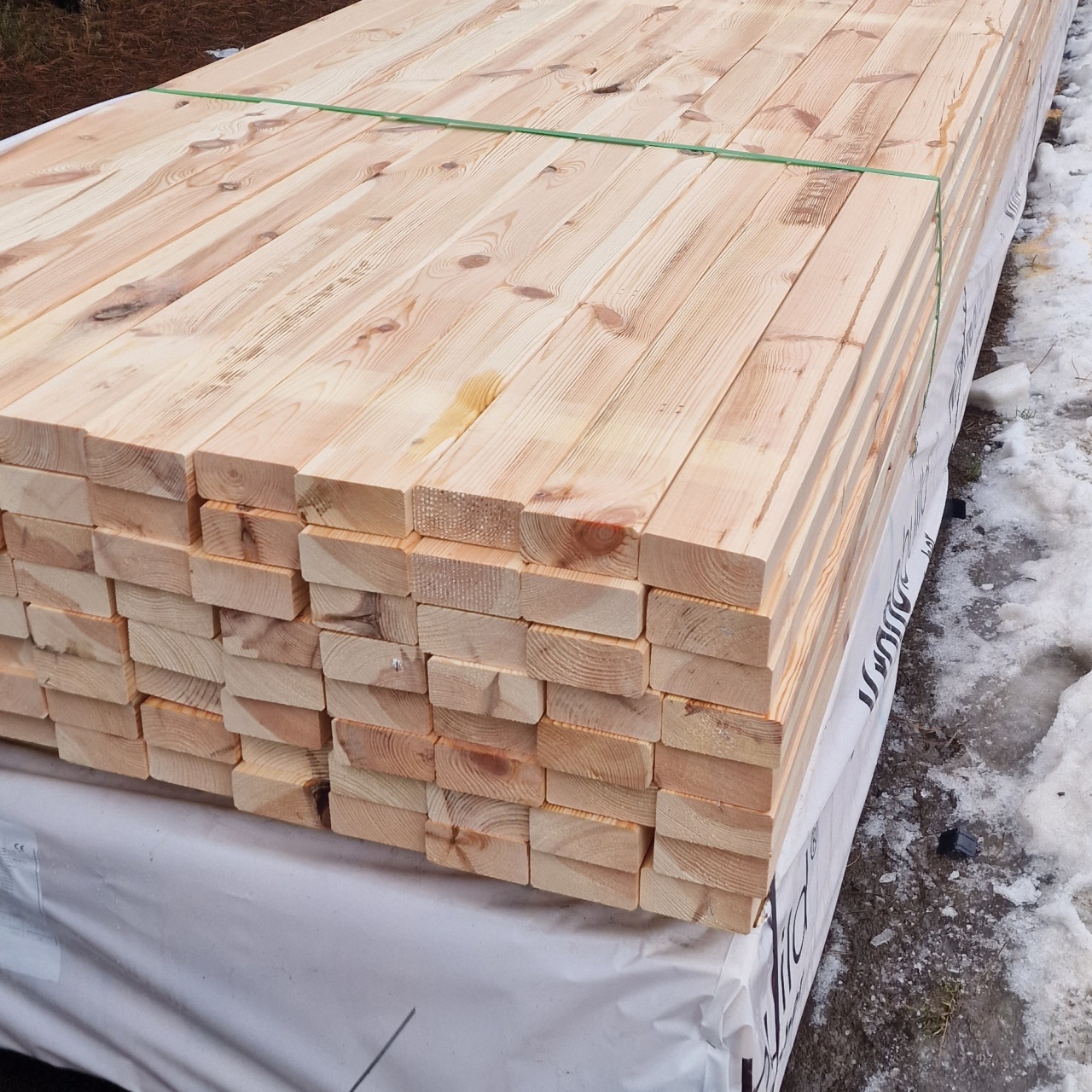 Drewno konstrukcyjne C24 – skład drewna Mosina